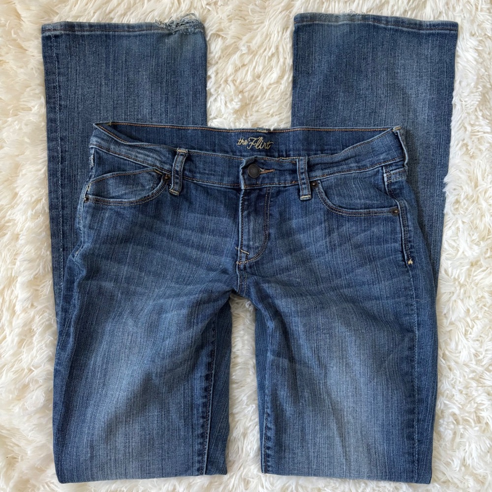 Old Navy The Flirt Bootcut Jeans Womens 2 Regular Blue Denim Low Rise Stretch